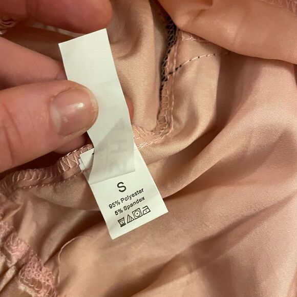 Silky pink pajama shorts with black lace from Shein - Picture 5 of 5